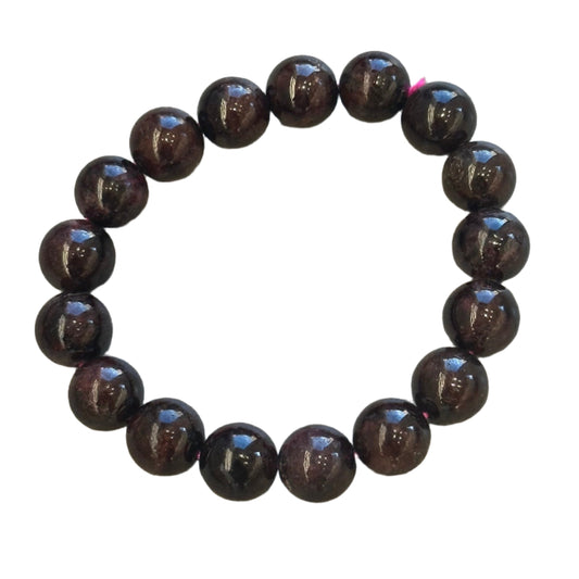 Garnet bracelet with 10mm beads for healing and balancing energies.