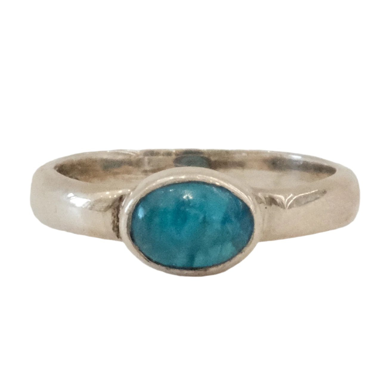 Apatite sterling silver ring size 6 with blue stone, aids meditation and motivation, improves joint health, supports calcium absorption.