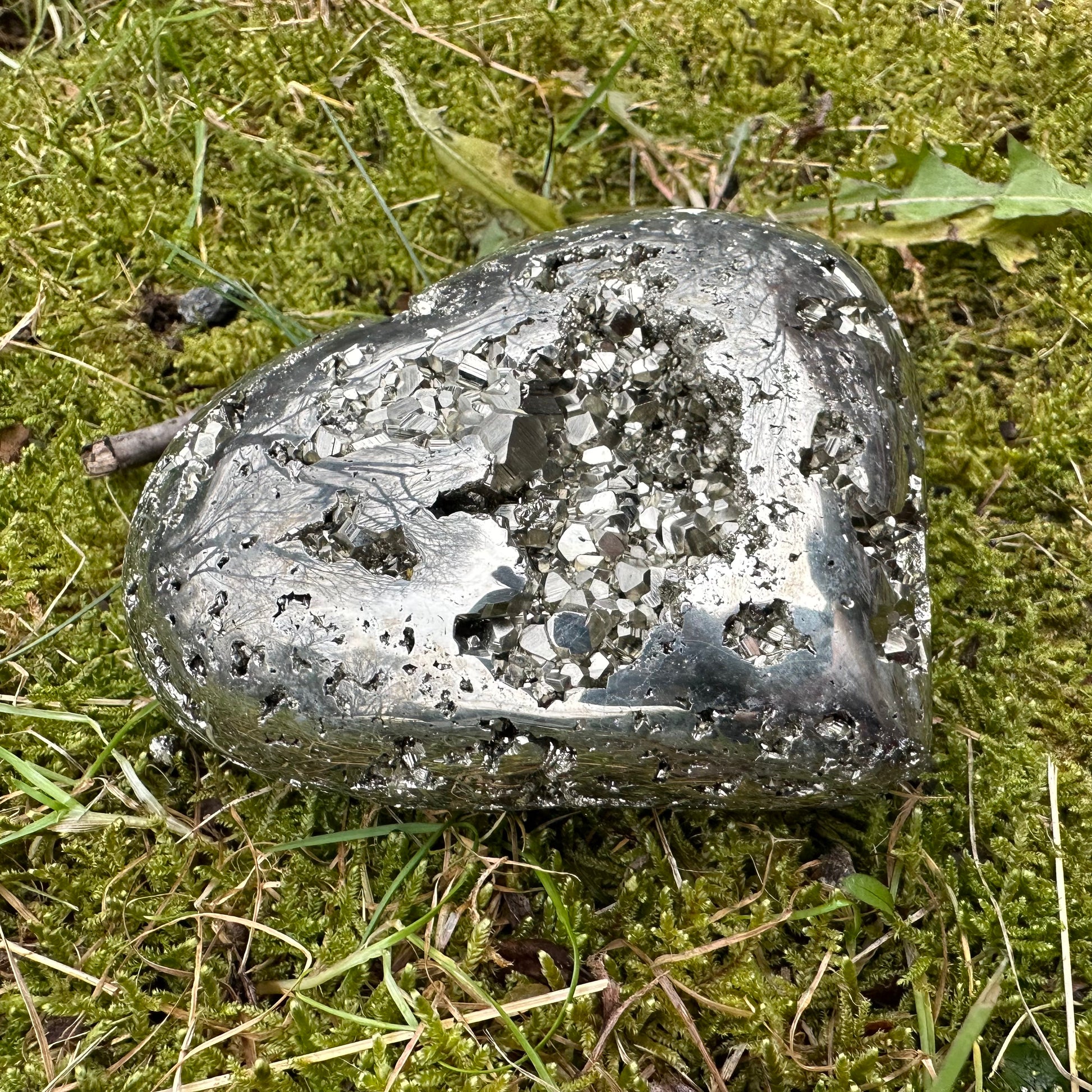 Pyrite Heart 764g