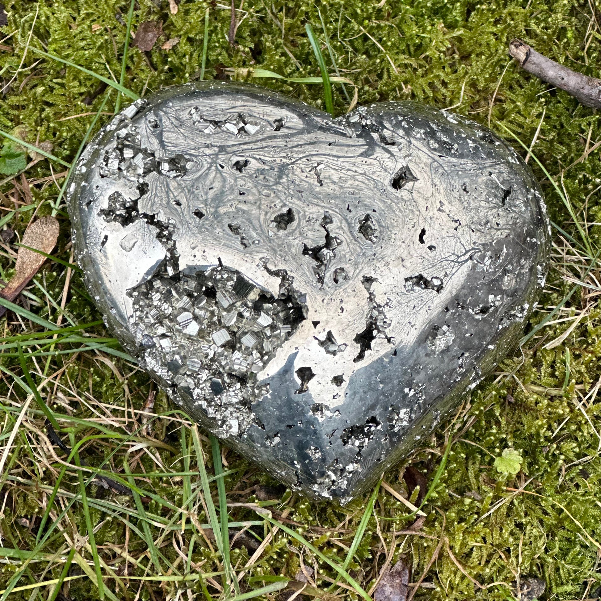Pyrite Heart 732g