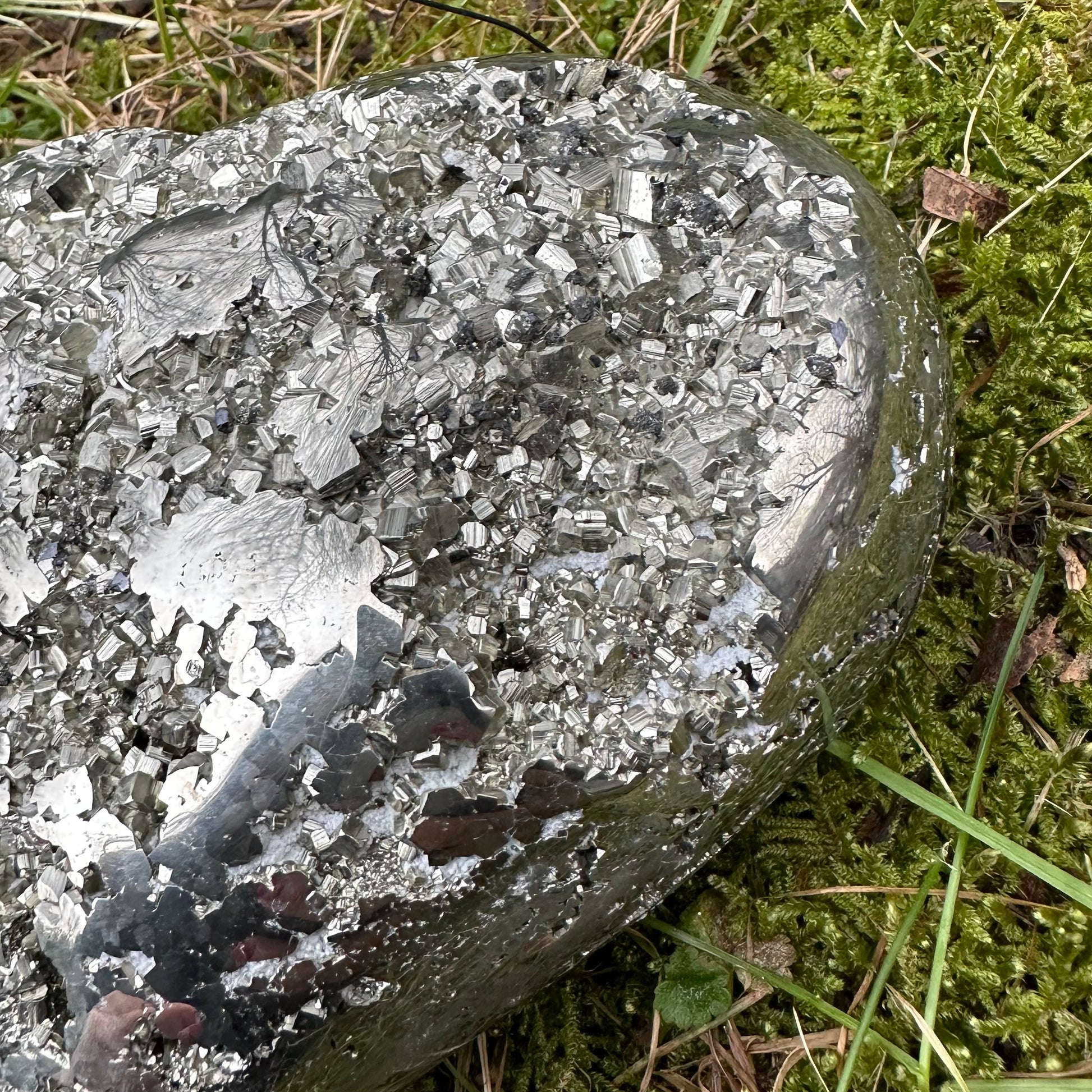 Pyrite Heart 1843g