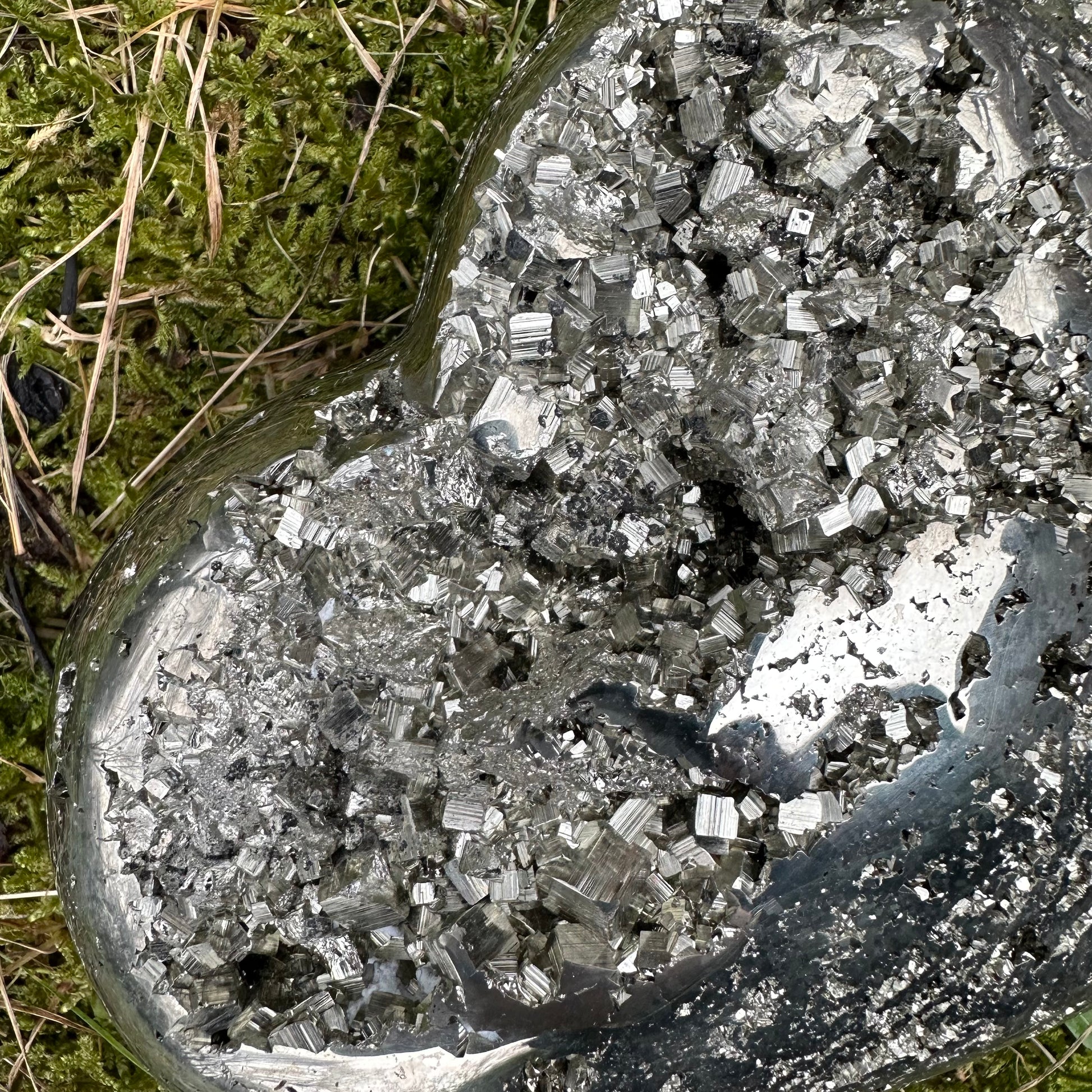 Pyrite Heart 1843g