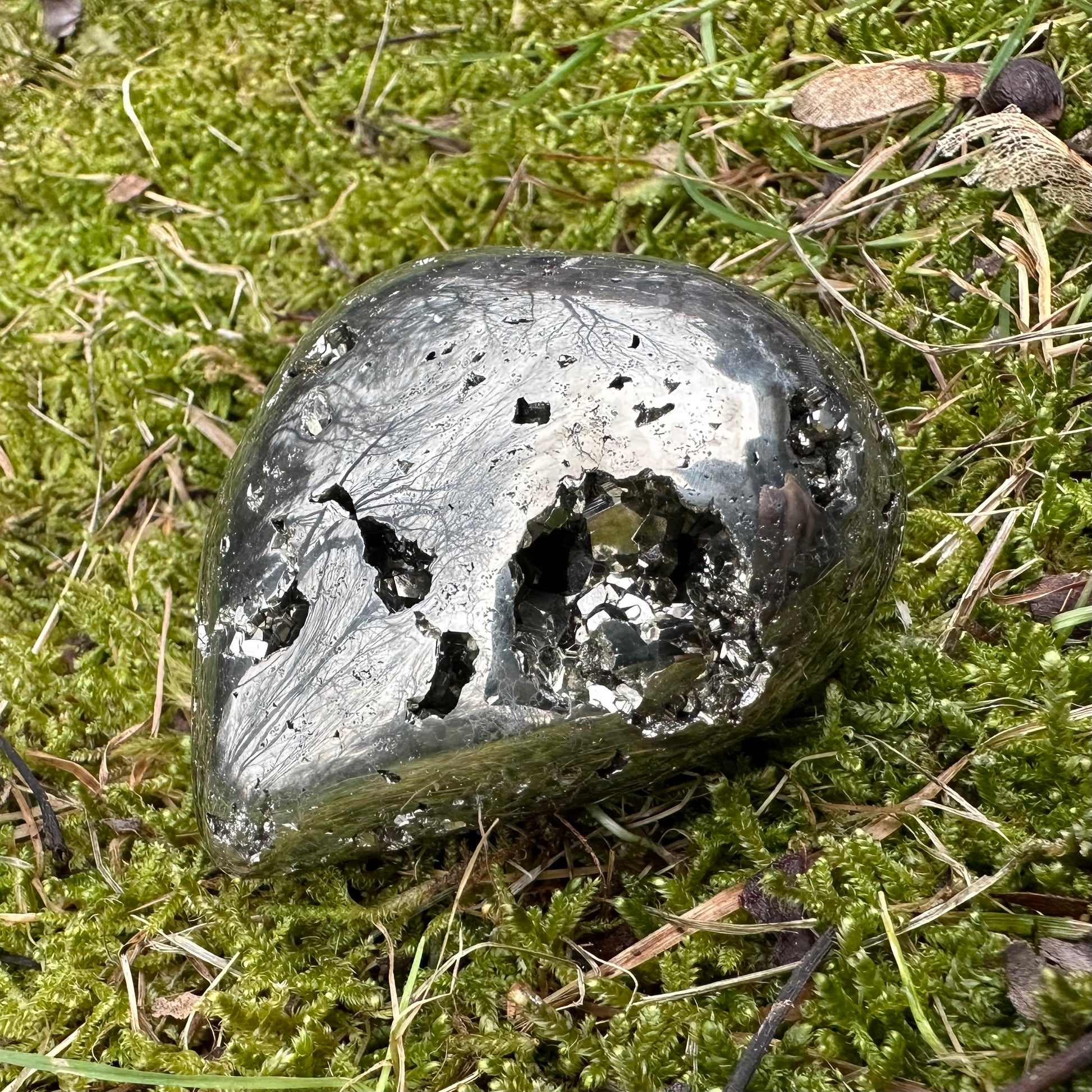 Pyrite Heart 252g