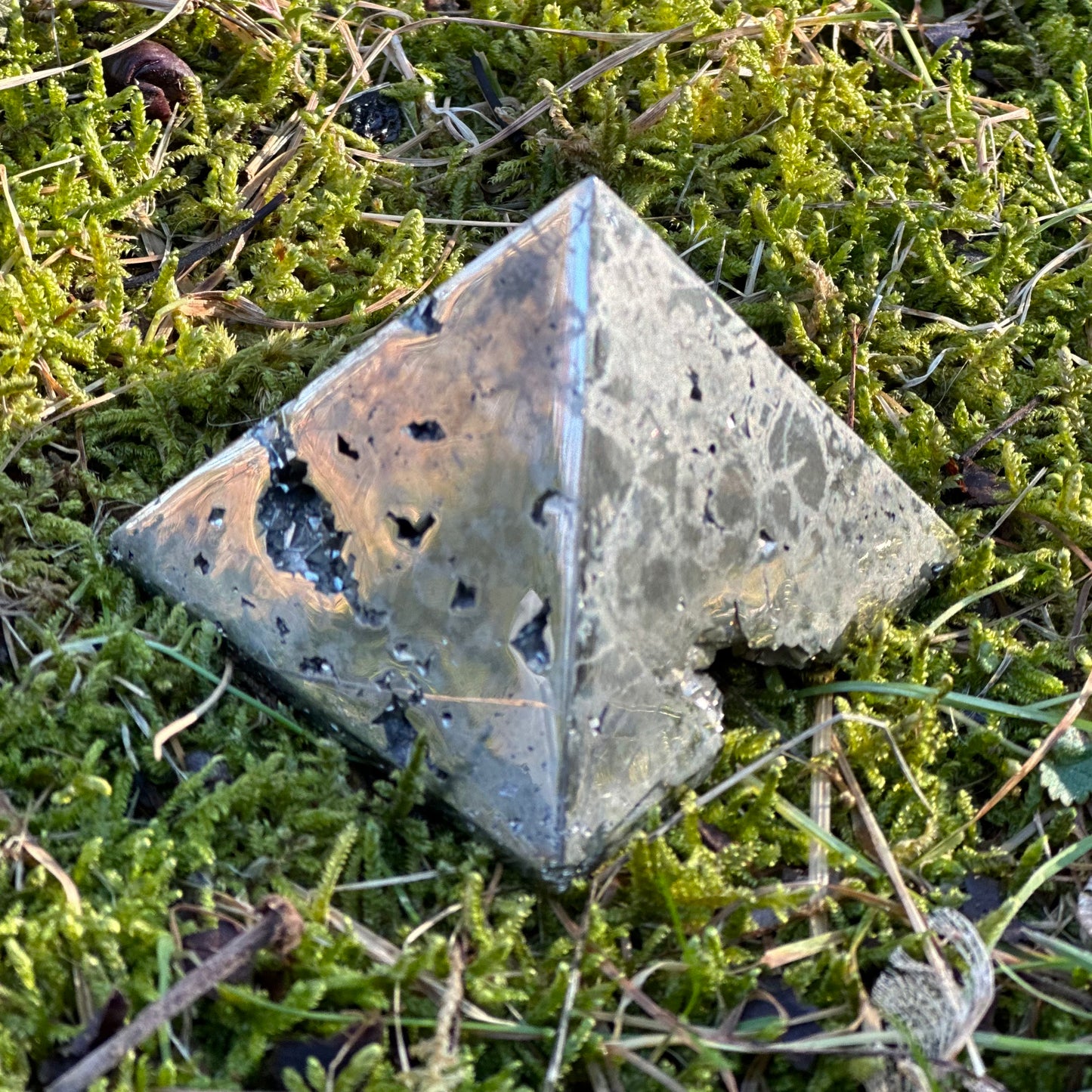 Pyrite Pyramid 252g