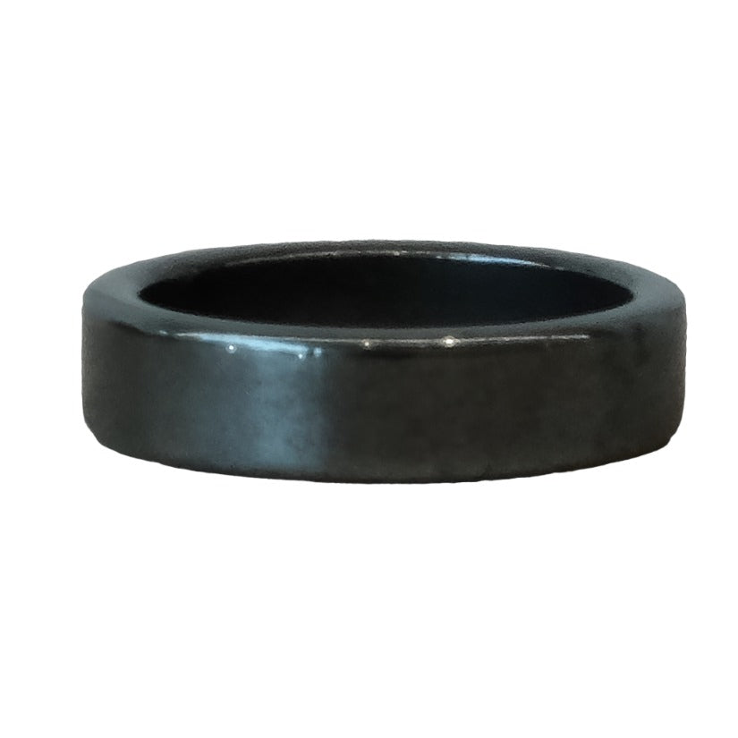 Hematite non-magnetic ring with grounding and protective properties, enhances concentration and balances body meridians.