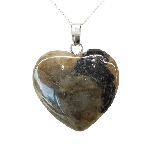 Labradorite heart pendant small, enhances intuition and calms mind, perfect for spiritual grounding and personal strength.