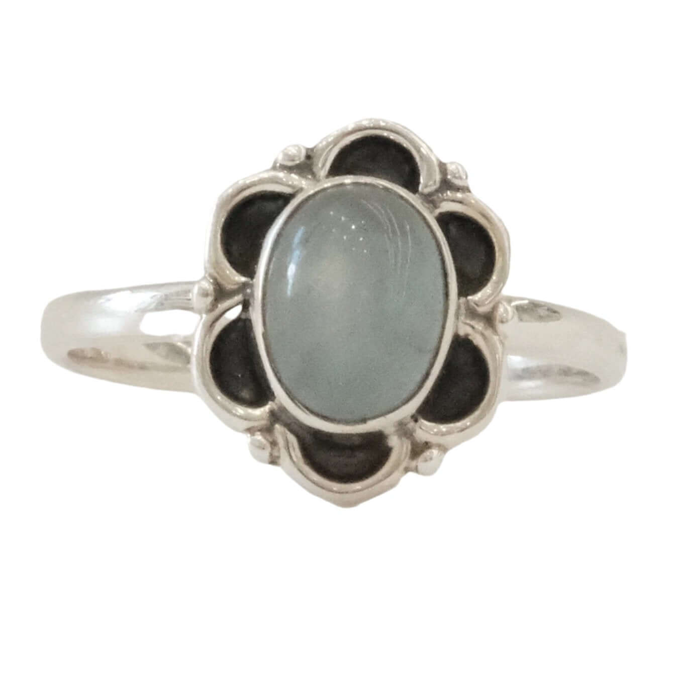 Aquamarine sterling silver flower ring in size 5, promotes courage and calmness, ideal for stress reduction and enhanced perception.