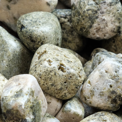 Epidote with Quartz Tumbled Stone 20-30MM