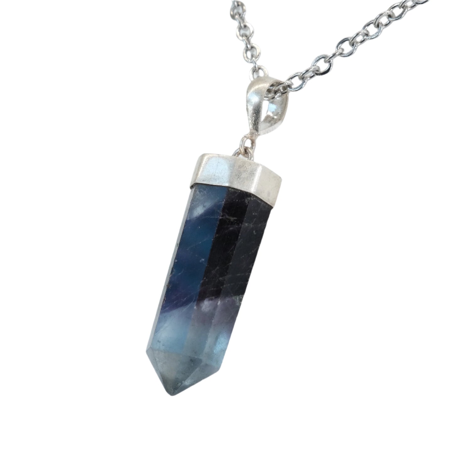 Fluorite silver point pendant necklace for aura purification and stress reduction, enhancing concentration and positive energy.