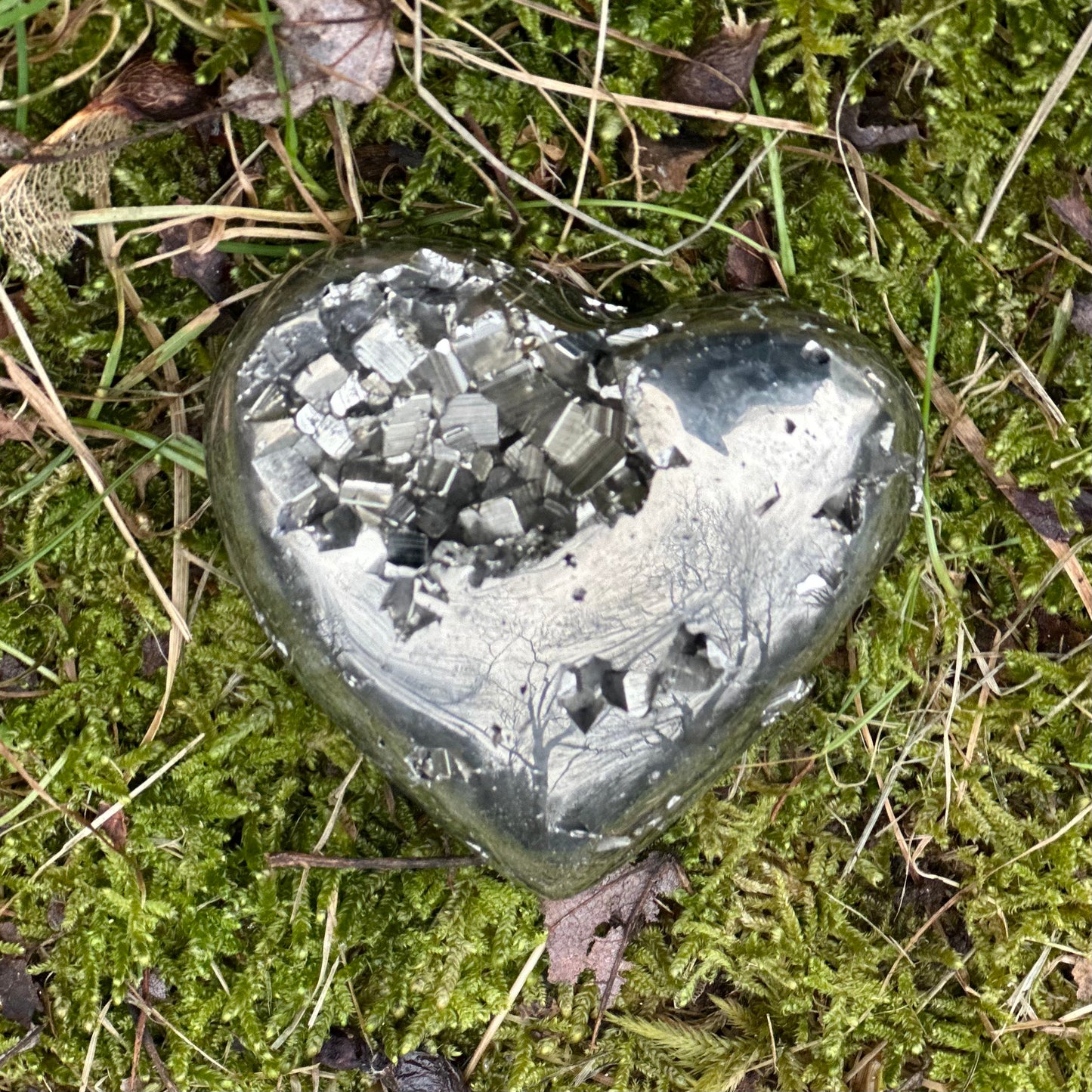 Pyrite Heart 196g