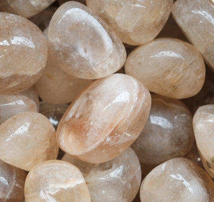 Natural topaz tumble stones 15-40 MM for healing, promoting love, good fortune, relaxation, and truth enhancement.