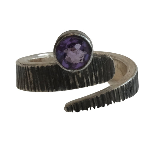 Amethyst sterling silver ring size 8 with textured band, promotes stress relief and spiritual clarity, ideal for mood stabilization.