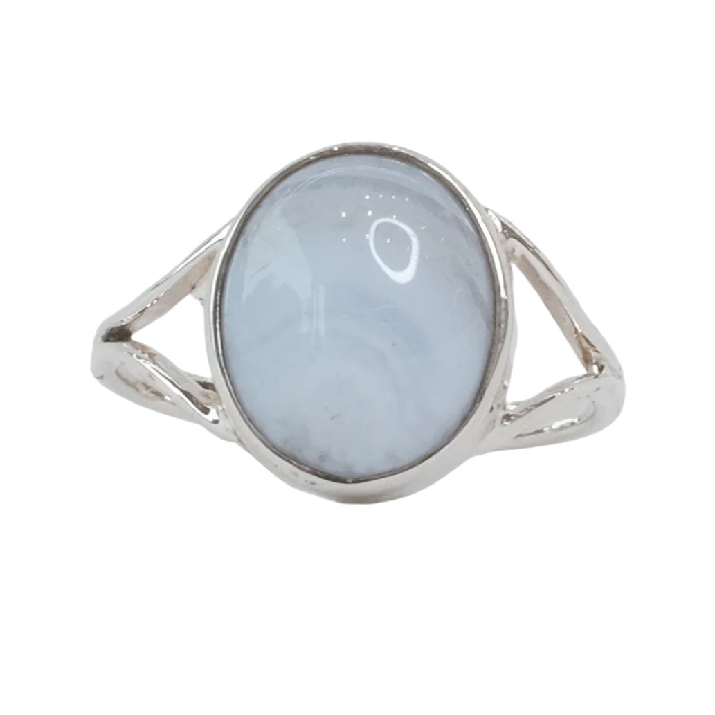 Blue Lace Agate oval sterling silver ring with calming and healing properties, size 7. Perfect for enhancing self-assurance and expression.