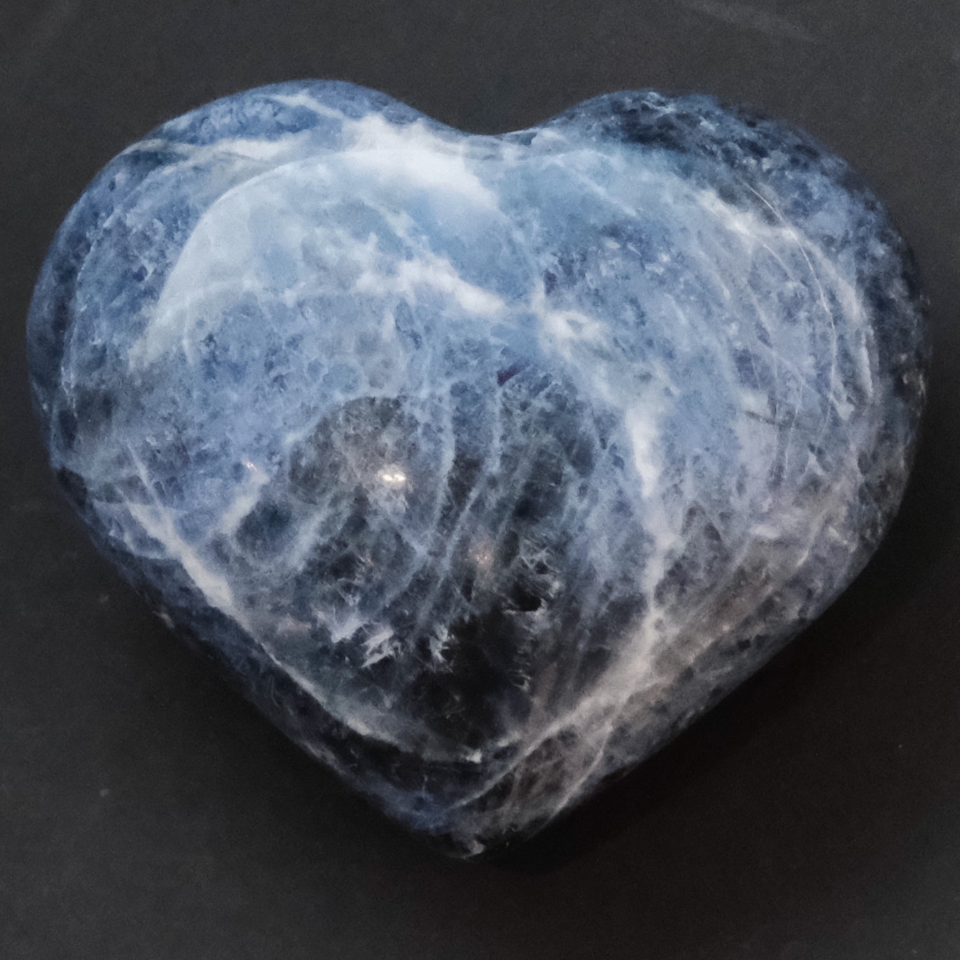 Sodalite Heart 148g - Clarity, Calm & Confident Expression